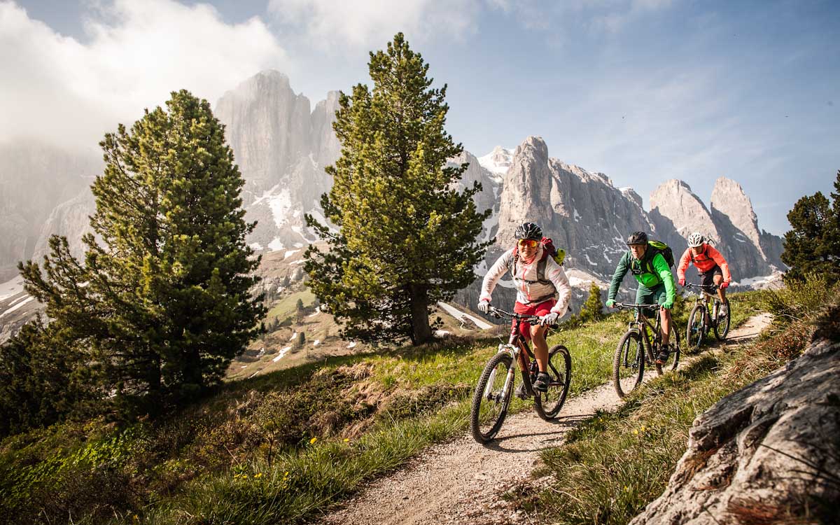 Mountainbiken in Alta Badia © WOM Medien