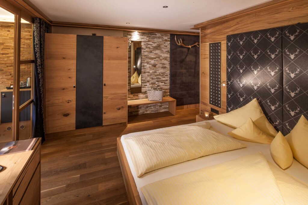 Schlafzimmer © Alpen Hotel Post