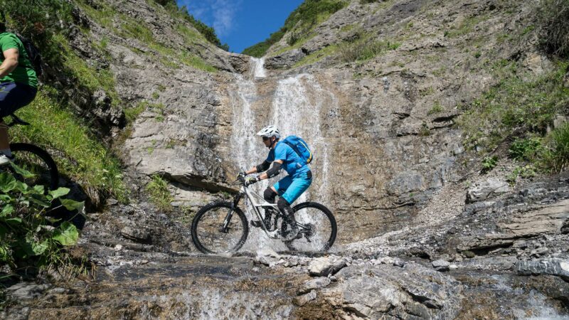 Wasserfall beim Blindsee Trail Tiroler Zugspitzarena © Neusser Peter / Tirol Werbung