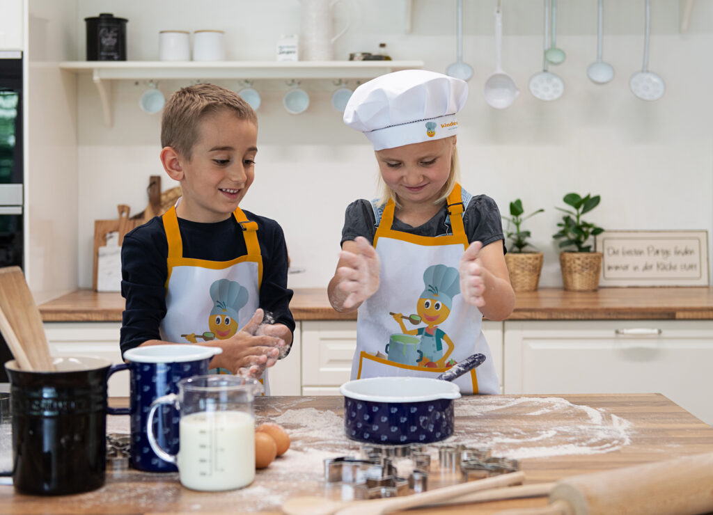 Kinder beim Kochen © Carletto Ferrari